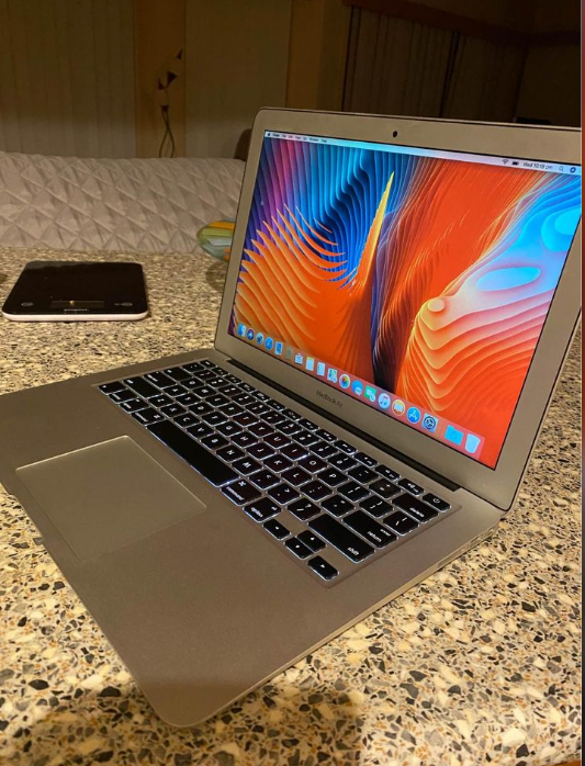 13 inches MacBook Air with 1.7 GHZ