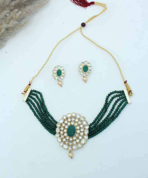 3PC Set-21 Brand: Layan 3PC Set Necklase and Earing