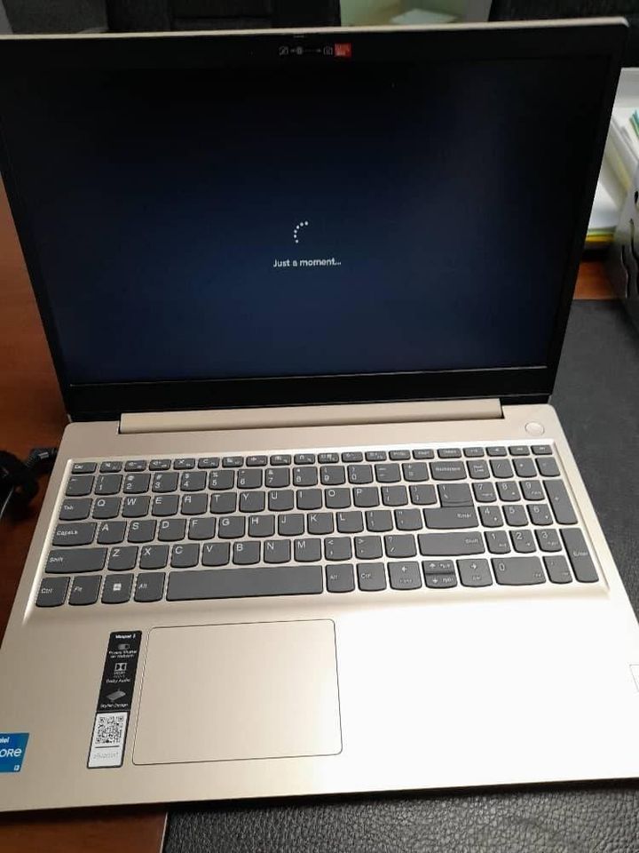 LENOVO IDEAPAD 15.6  TOUCHSCREEN LAPTOP.