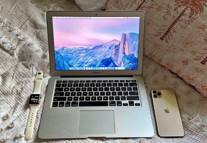 APPLE MACBOOK AIR 13  IPHONE 11 PRO MAX