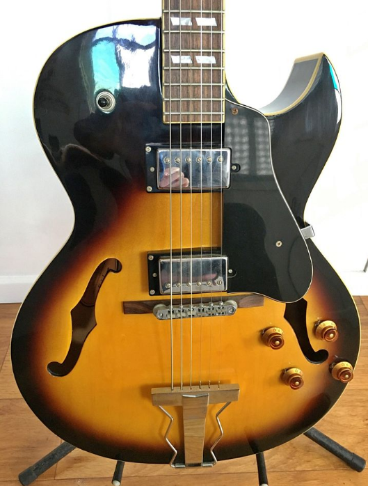 Epiphone ES-175VS Guitar with accessories