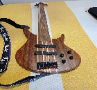 Harley Benton HBZ 2005 Deluxe 5-String fretless Electric Bass