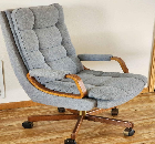 Executive Sqivel Armchair