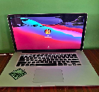 I7 8Gb de Ram MacBook Pro con Detalle en pantalla